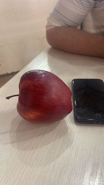 خرید سیب قرمز