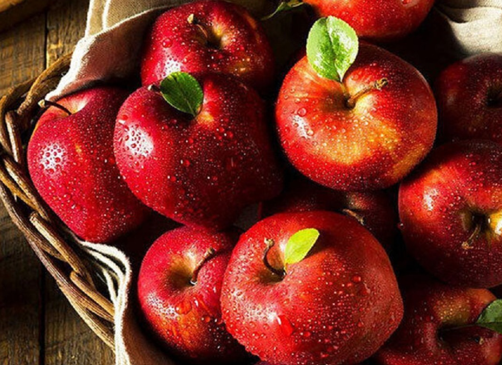 فروش سیب قرمز