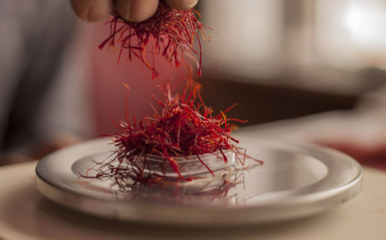 فروش زعفران (گیاه‌ دارویی)