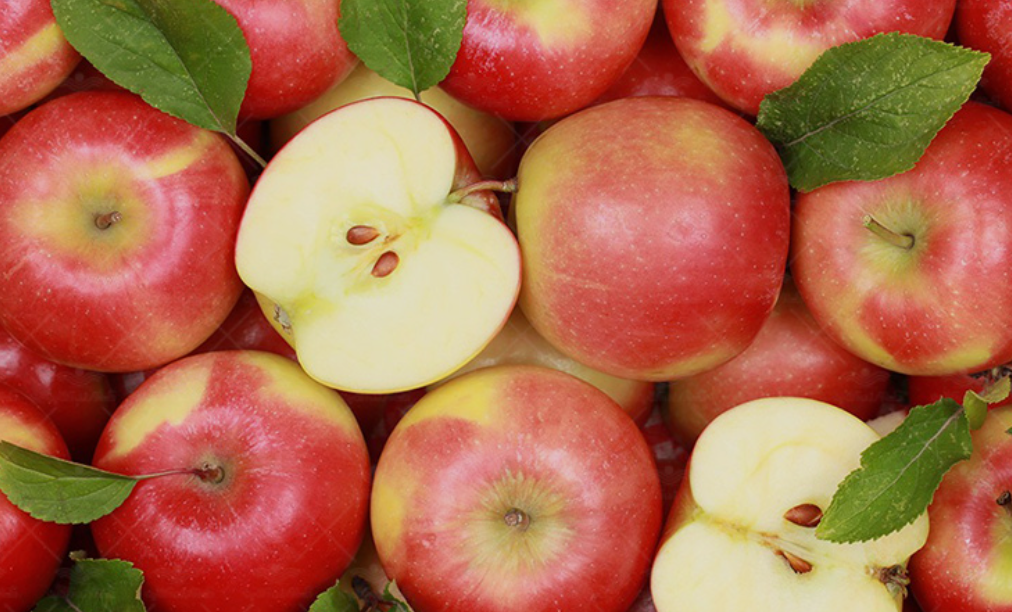 فروش سیب زرد و قرمز