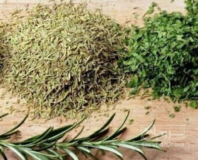 فروش  جعفری خشک  (گیاه‌ دارویی)