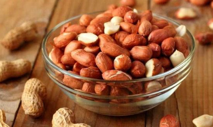 فروش بادام زمینی